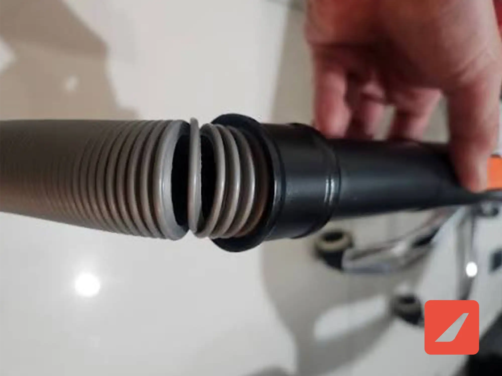 vacuum cleaner hose replacement - تعویض لوله خرطومی جاروبرقی
